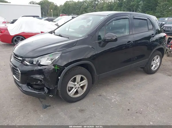 KL7CJNSB7MB355597 2021 CHEVROLET TRAX - Image 2