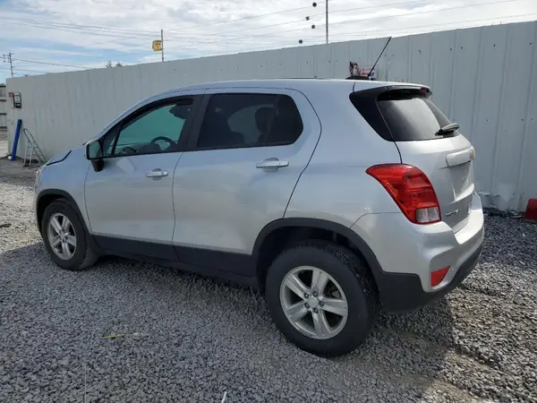 KL7CJNSB7MB358127 2021 CHEVROLET TRAX - Image 2