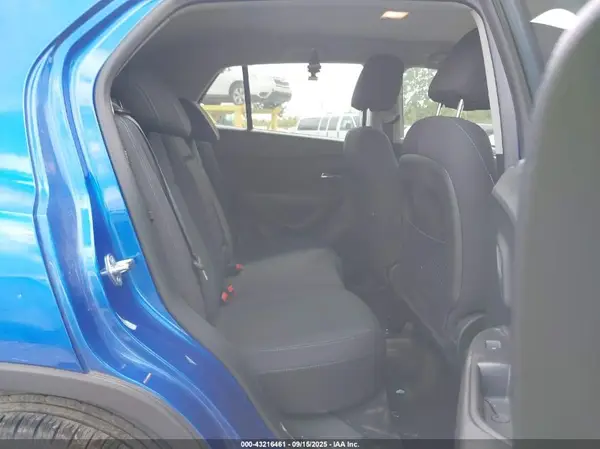 KL7CJNSB8GB563542 2016 CHEVROLET TRAX - Image 8