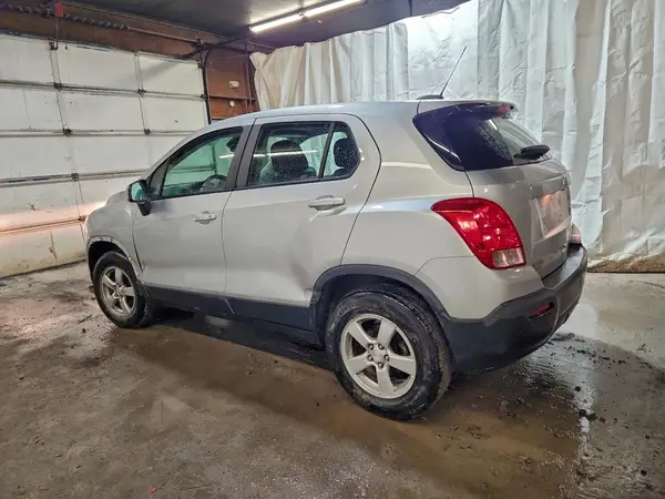 KL7CJNSB8GB632150 2016 CHEVROLET TRAX - Image 2