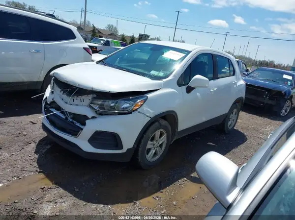 KL7CJNSB8HB072888 2017 CHEVROLET TRAX - Image 2
