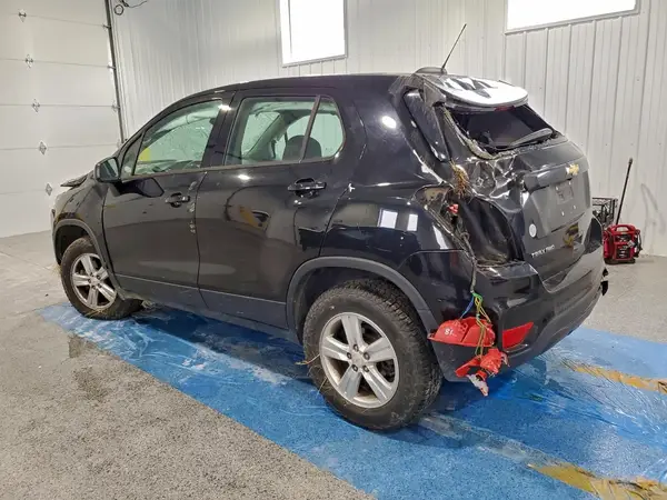 KL7CJNSB8HB085477 2017 CHEVROLET TRAX - Image 2