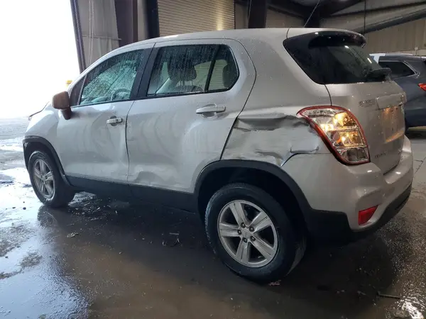 KL7CJNSB8HB101628 2017 CHEVROLET TRAX - Image 2