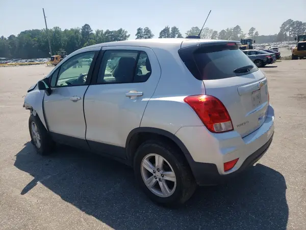 KL7CJNSB8HB208873 2017 CHEVROLET TRAX - Image 2