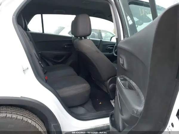 KL7CJNSB8HB255658 2017 CHEVROLET TRAX - Image 8