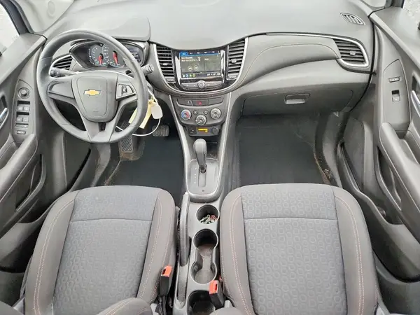 KL7CJNSB8JB569042 2018 CHEVROLET TRAX - Image 8