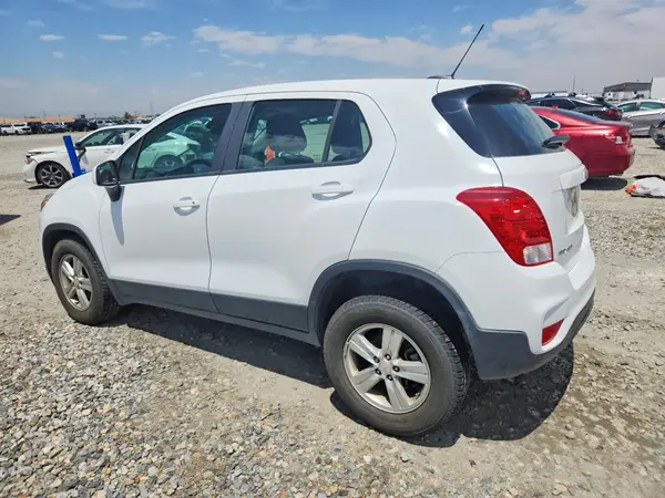 KL7CJNSB8JB595883 2018 CHEVROLET TRAX - Image 2
