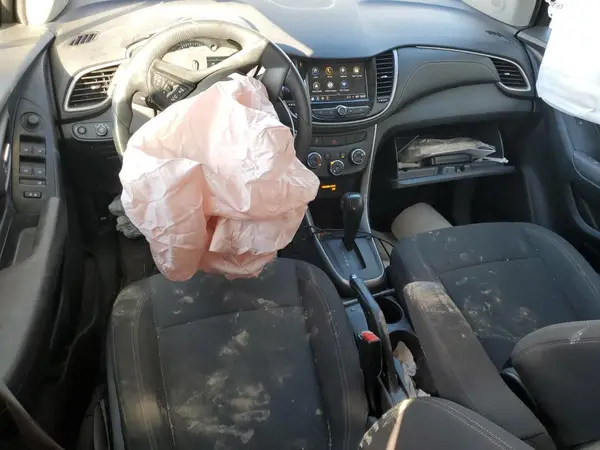 KL7CJNSB8JB723507 2018 CHEVROLET TRAX - Image 8