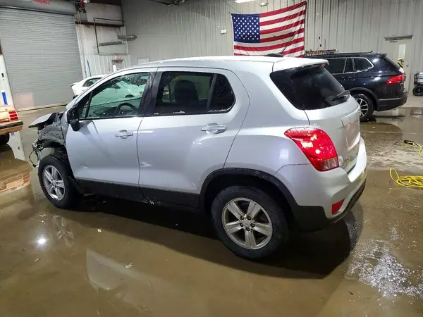 KL7CJNSB8LB017348 2020 CHEVROLET TRAX - Image 2