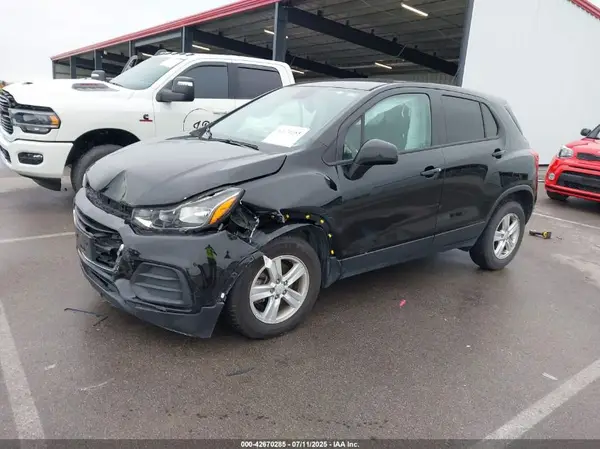 KL7CJNSB8LB035543 2020 CHEVROLET TRAX - Image 2