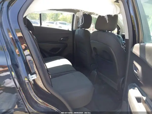 KL7CJNSB8LB042430 2020 CHEVROLET TRAX - Image 8