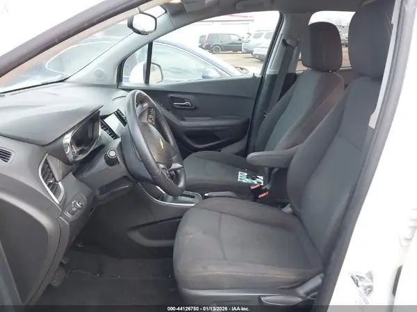 KL7CJNSB8LB087335 2020 CHEVROLET TRAX - Image 1