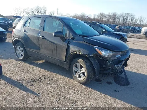 KL7CJNSB8LB092115 2020 CHEVROLET TRAX - Image 1