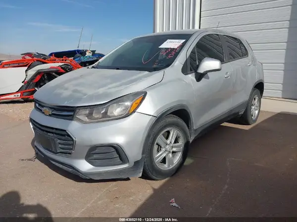 KL7CJNSB8LB312742 2020 CHEVROLET TRAX - Image 2