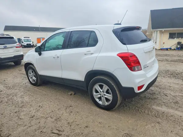 KL7CJNSB8LB318377 2020 CHEVROLET TRAX - Image 2