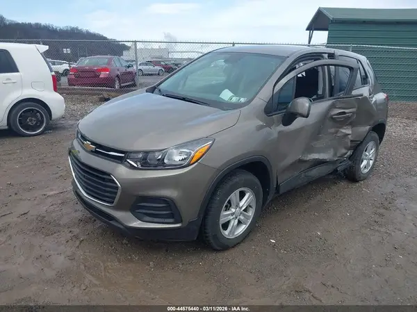 KL7CJNSB8MB317716 2021 CHEVROLET TRAX - Image 2