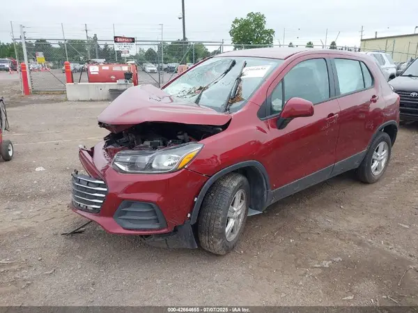KL7CJNSB8MB354653 2021 CHEVROLET TRAX - Image 2