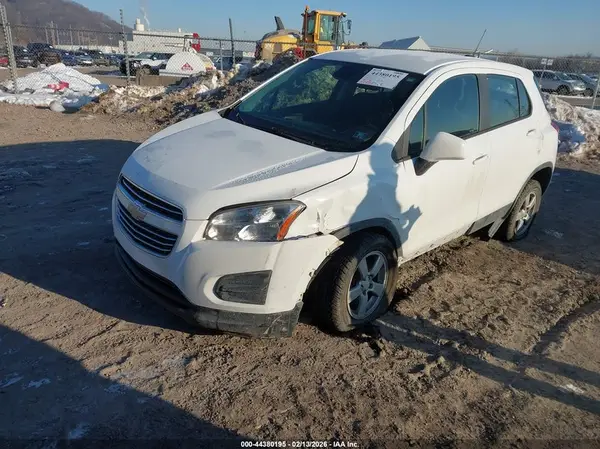 KL7CJNSB9GB595111 2016 CHEVROLET TRAX - Image 2