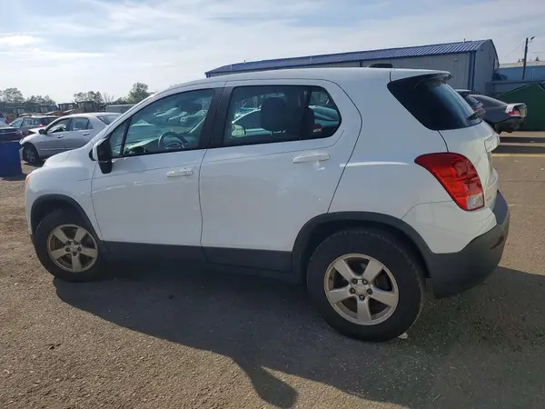 KL7CJNSB9GB617642 2016 CHEVROLET TRAX - Image 2