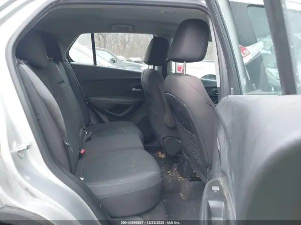 KL7CJNSB9GB742804 2016 CHEVROLET TRAX - Image 8