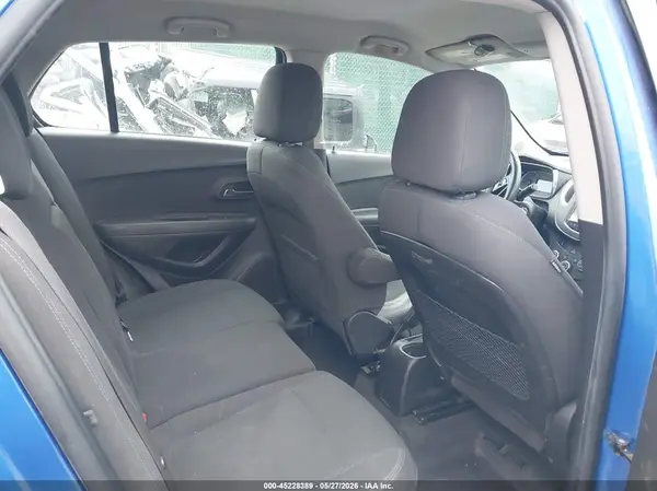 KL7CJNSB9GB762177 2016 CHEVROLET TRAX - Image 8