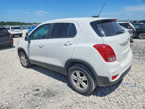 KL7CJNSB9HB129874 2017 CHEVROLET TRAX - Image 2