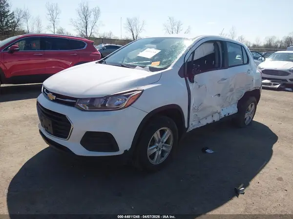 KL7CJNSB9HB237007 2017 CHEVROLET TRAX - Image 2
