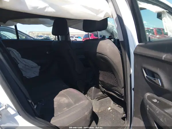 KL7CJNSB9HB237007 2017 CHEVROLET TRAX - Image 8