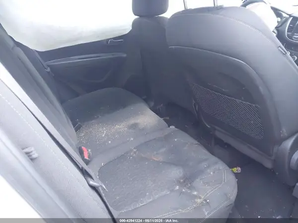 KL7CJNSB9JB608284 2018 CHEVROLET TRAX - Image 8