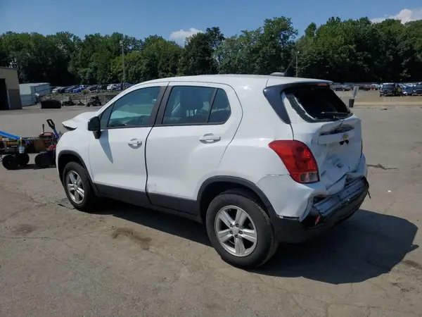 KL7CJNSB9JB720566 2018 CHEVROLET TRAX - Image 2