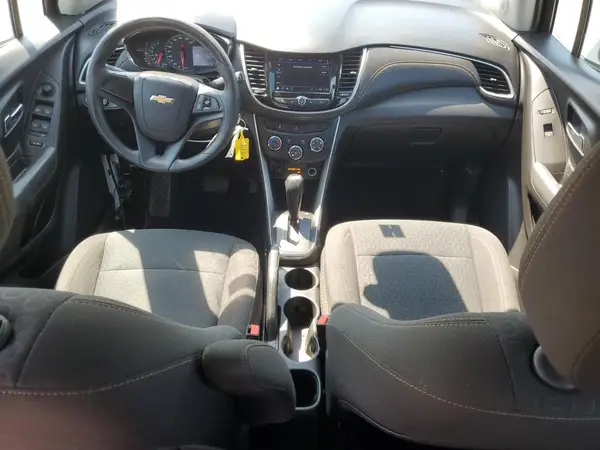 KL7CJNSB9JB720566 2018 CHEVROLET TRAX - Image 8