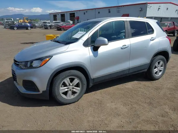 KL7CJNSB9LB039097 2020 CHEVROLET TRAX - Image 2