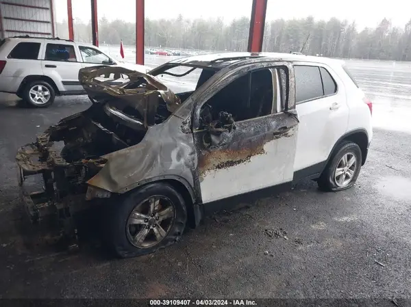 KL7CJNSB9LB057762 2020 CHEVROLET TRAX - Image 2