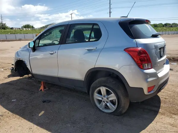 KL7CJNSB9LB312751 2020 CHEVROLET TRAX - Image 2