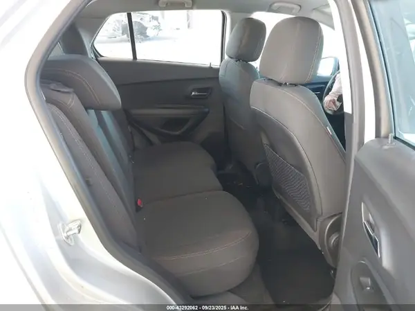 KL7CJNSB9LB325564 2020 CHEVROLET TRAX - Image 8
