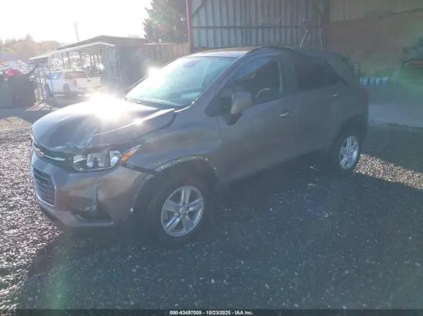 KL7CJNSB9LB349900 2020 CHEVROLET TRAX - Image 2