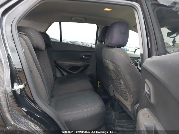 KL7CJNSB9MB302903 2021 CHEVROLET TRAX - Image 8