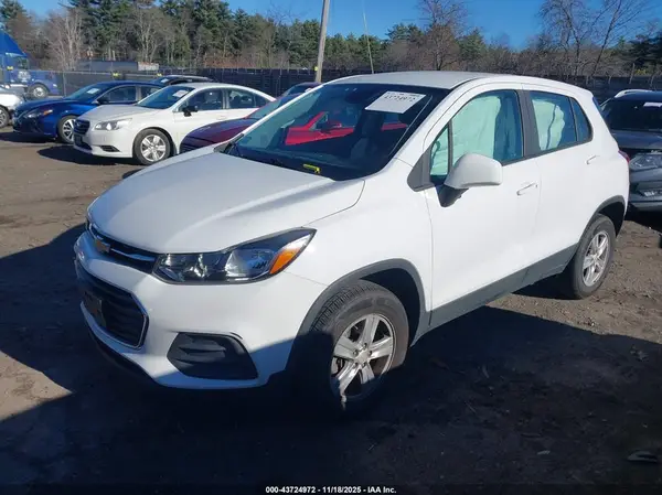 KL7CJNSB9MB304666 2021 CHEVROLET TRAX - Image 2