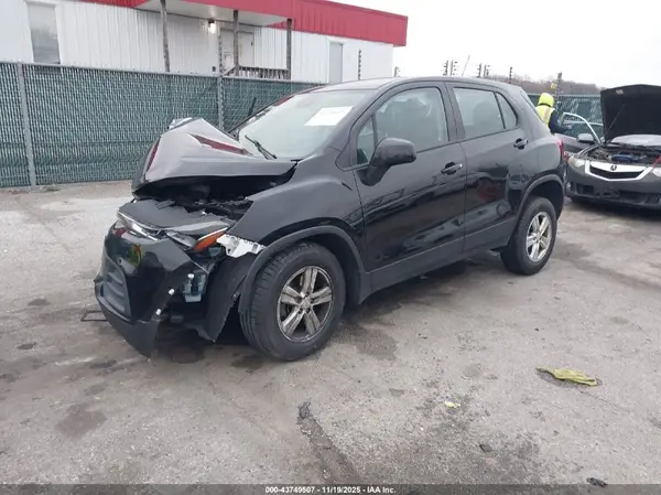 KL7CJNSB9MB312444 2021 CHEVROLET TRAX - Image 2