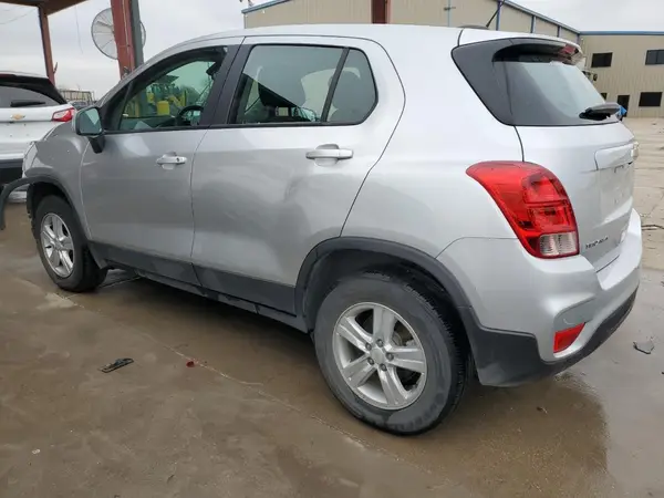 KL7CJNSB9MB314436 2021 CHEVROLET TRAX - Image 2