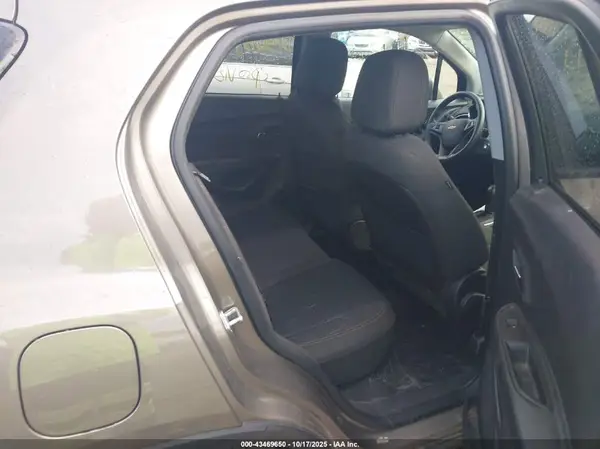 KL7CJNSB9MB341197 2021 CHEVROLET TRAX - Image 8