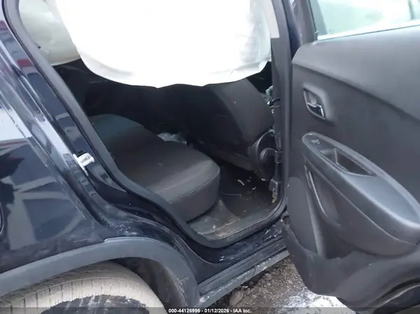 KL7CJNSB9MB342012 2021 CHEVROLET TRAX - Image 8