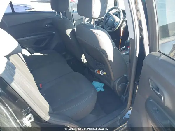 KL7CJNSB9MB349977 2021 CHEVROLET TRAX - Image 8