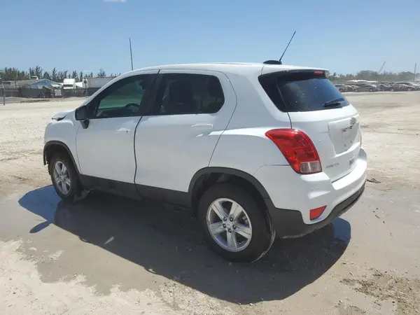 KL7CJNSB9MB351227 2021 CHEVROLET TRAX - Image 2