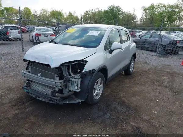 KL7CJNSBXGB587518 2016 CHEVROLET TRAX - Image 2