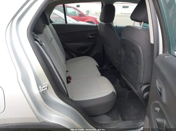 KL7CJNSBXGB587518 2016 CHEVROLET TRAX - Image 8