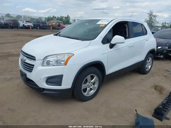 KL7CJNSBXGB616256 2016 CHEVROLET TRAX - Image 2