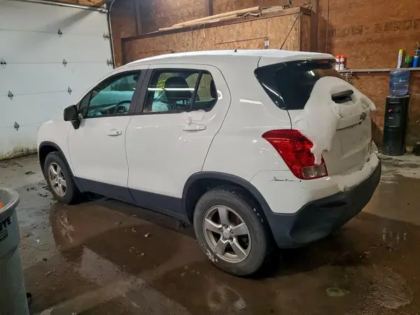 KL7CJNSBXGB659835 2016 CHEVROLET TRAX - Image 2