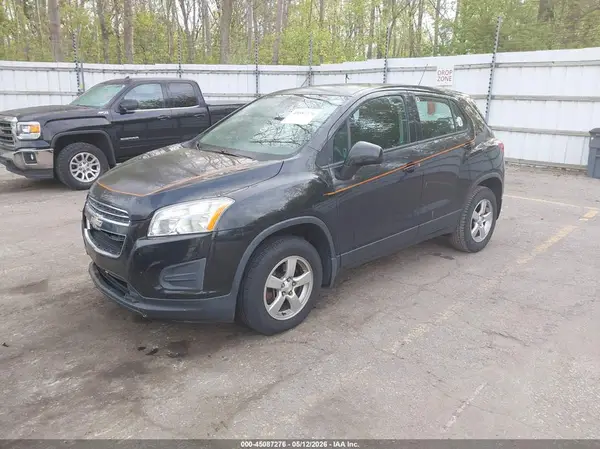 KL7CJNSBXGB698831 2016 CHEVROLET TRAX - Image 2