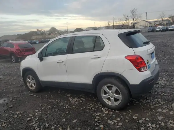 KL7CJNSBXGB738292 2016 CHEVROLET TRAX - Image 2
